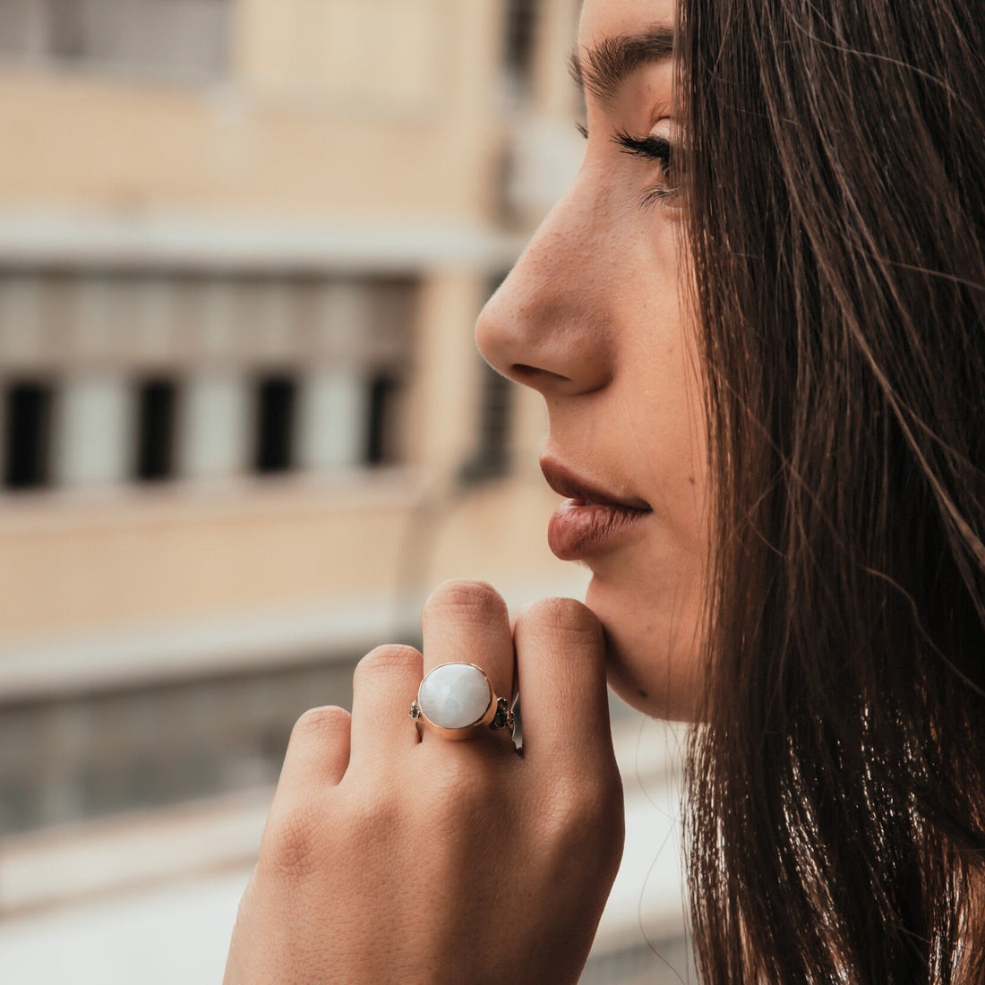 7.84 Ct Natural White Moonstone And Green Peridot Gemstones Two Tone 9k Yellow Gold 925 Sterling Silver Solitaire with Accents Ring Setting