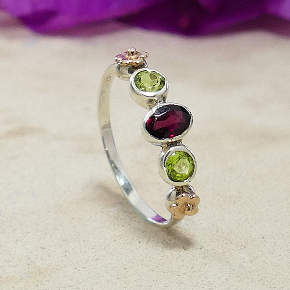 1.64 Ct Natural Red Garnet And Green Peridot Gemstones Two Tone 9k Rose Gold 925 Sterling Silver Solitaire with Accents Ring Engagement ring