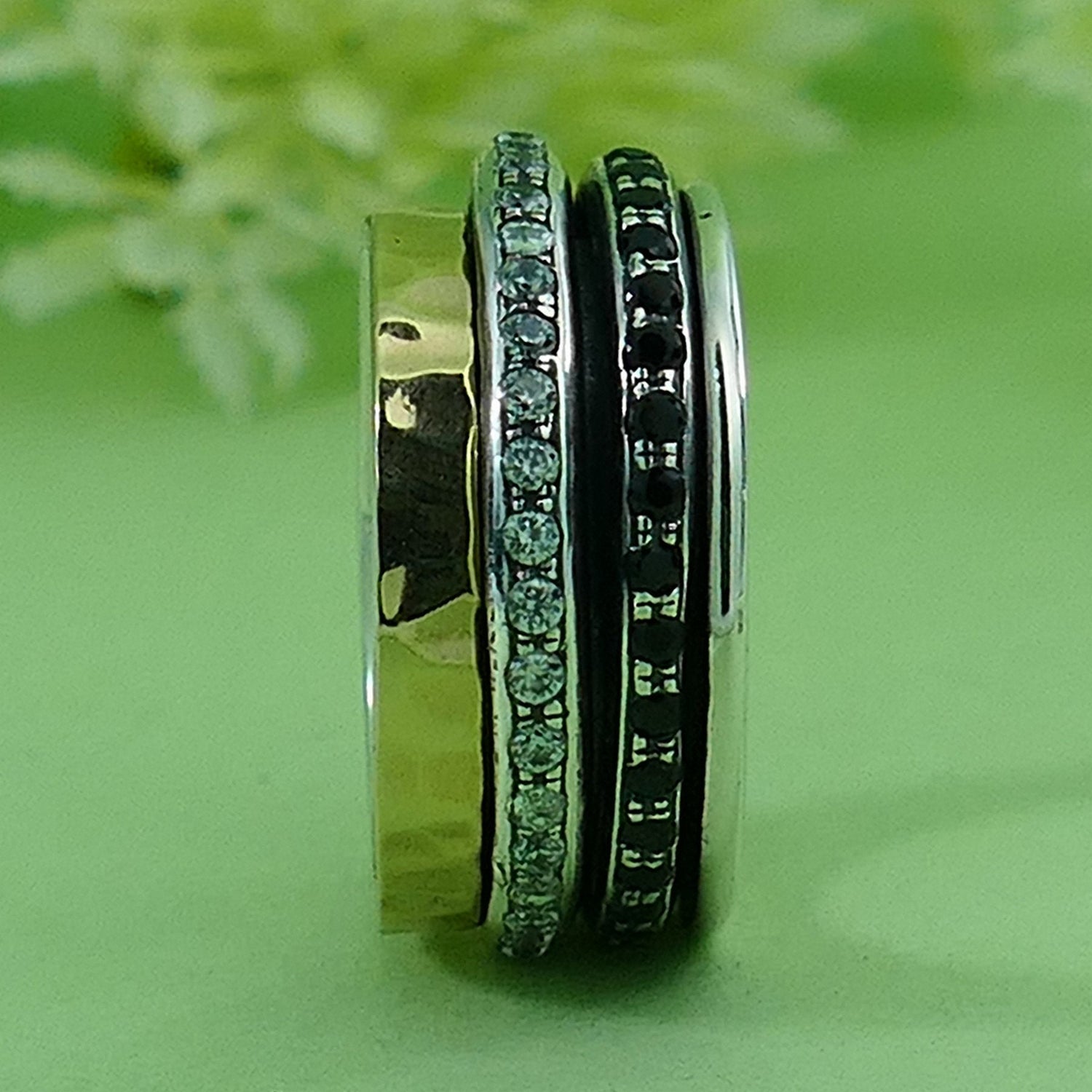 2.4 Carat Natural Black Spinel And White Cubic Zirconia Stones Two Tone Solid 9k Yellow Gold &amp; 925 Sterling Silver Spinner Ring Set Setting